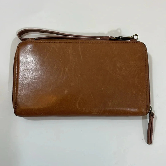 The sak brown leather cell phone wristlet - Picture 3 of 6
